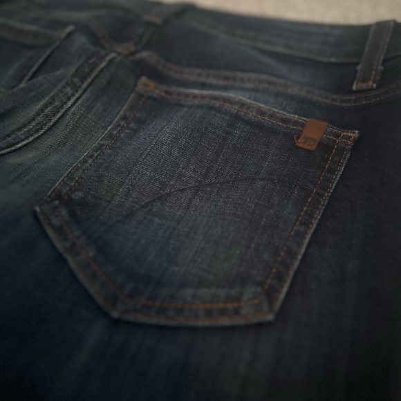 New Joe’s Jeans - Picture 3 of 9